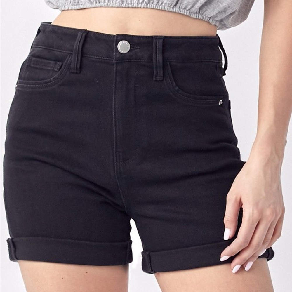 NWT Risen High Rise Rolled Up Shorts Size Medium
